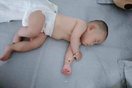 文山怀孕肚子撑的难受